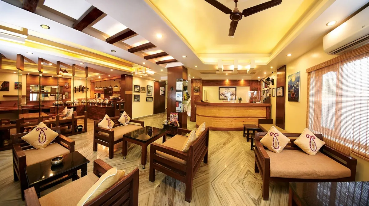 Hotel Middle Path & Spa